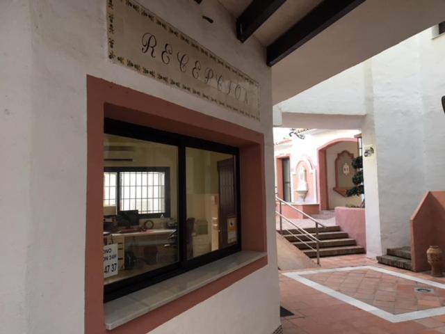Ferienwohnung Large And Elegant In Puerto Banus With Pools And Paddle Marbella Exterior foto
