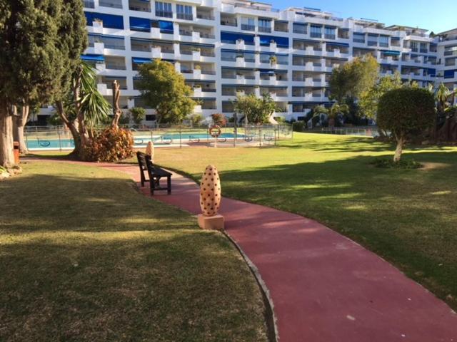 Ferienwohnung Large And Elegant In Puerto Banus With Pools And Paddle Marbella Exterior foto